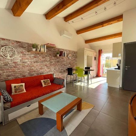 Maison F2, Neuve Au Calme Avec Jardinet La Crau Exterior photo