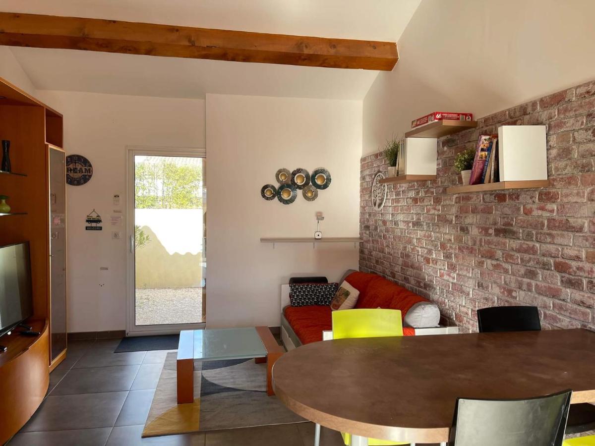 Maison F2, Neuve Au Calme Avec Jardinet La Crau Exterior photo