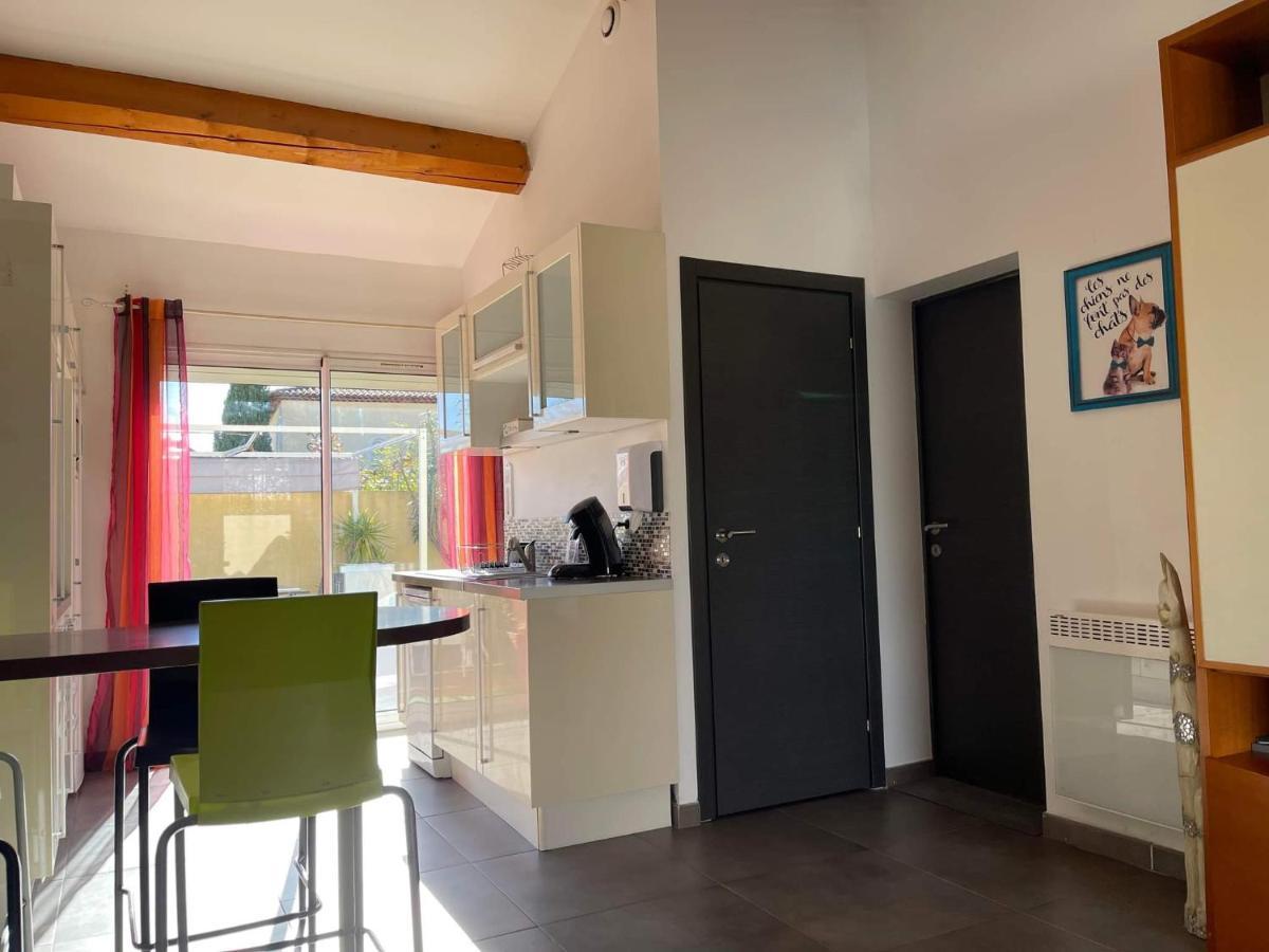 Maison F2, Neuve Au Calme Avec Jardinet La Crau Exterior photo